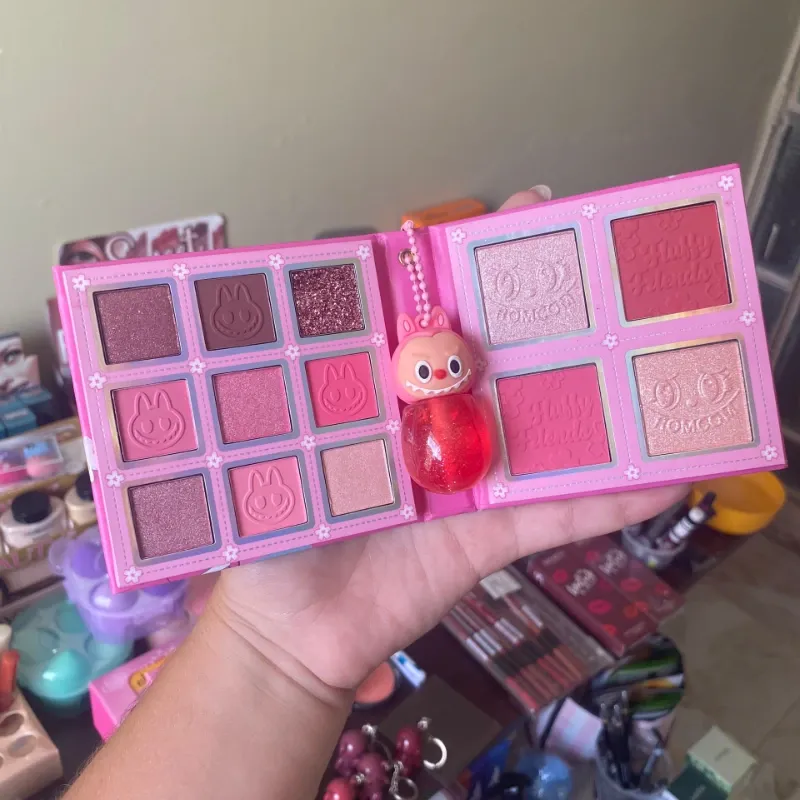 Paleta 4 en 1 LABUBU