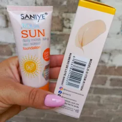 Protector solar con COLOR SANIYE