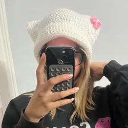 Gorrito de gato con lazo 