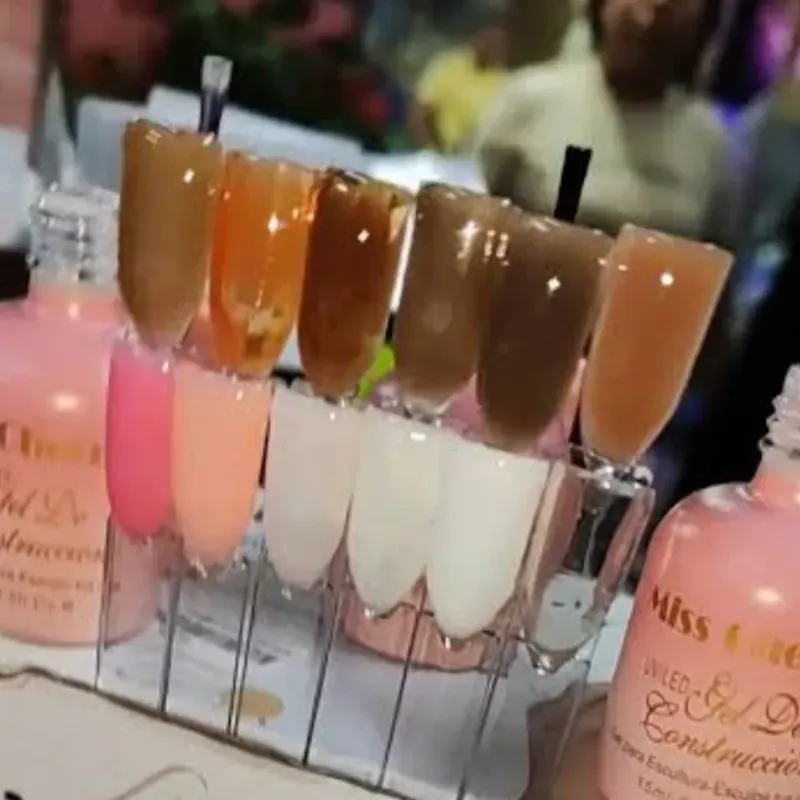 Gel de construcción Miss Cherry 