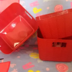 Cesta roja para cocina