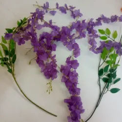 Pareja de ramo de flores colgantes violetas 