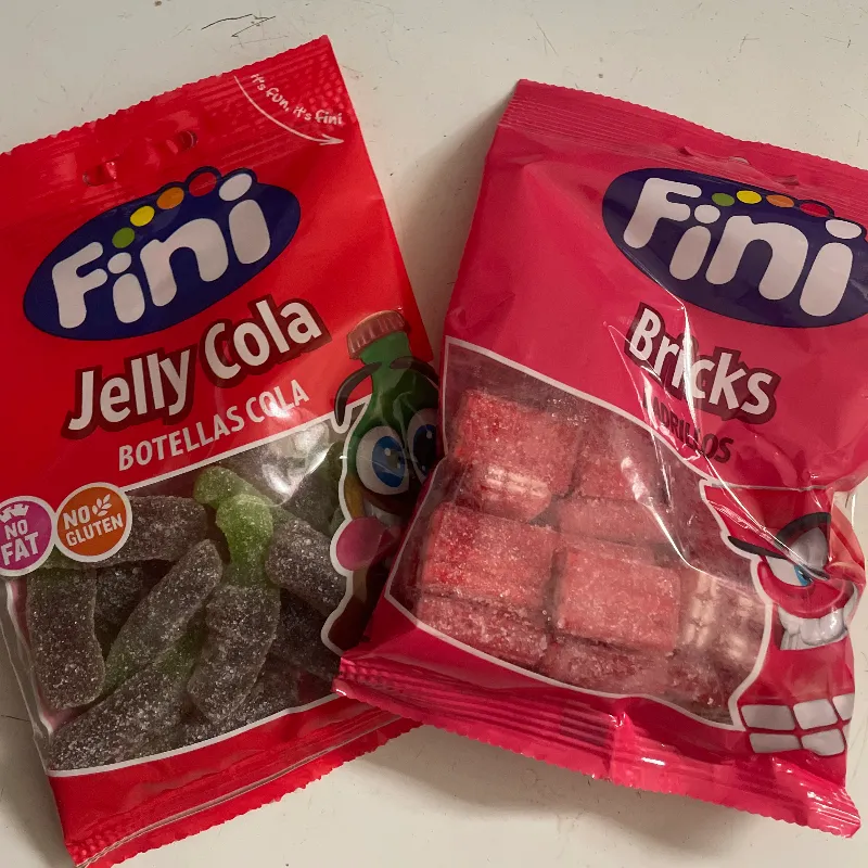 Gomitas (sabores cola y fresa)