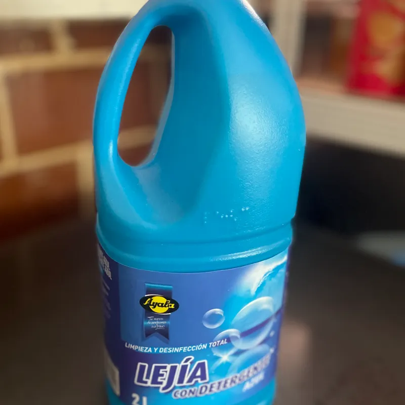 Lejía con Detergente
