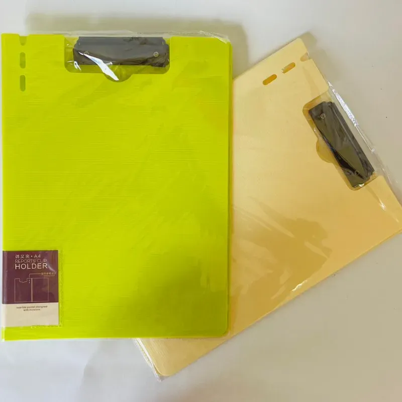 Carpeta plástica 📂
