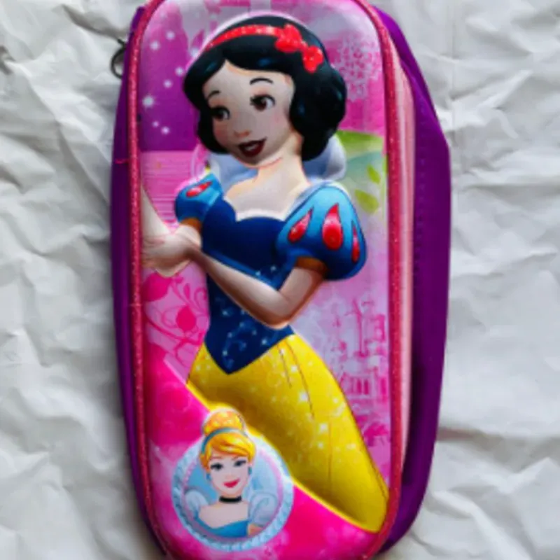 🌸✨ Cartuchera Blancanieves – Magia y Color 🎨📚