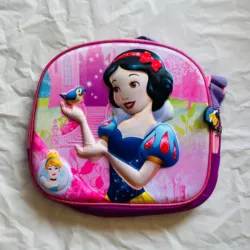 ❄️🍱 Lonchera Térmica 3D Blancanieves – Frescura y Diversión 🎒✨