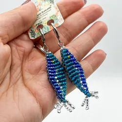 Aretes de alambre tejidos