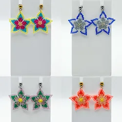 Aretes de flores tejidos con cuentas miyuki