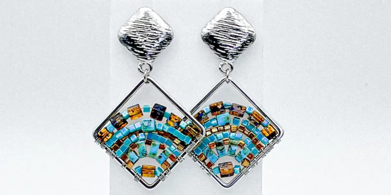 Aretes tejidos con alambre