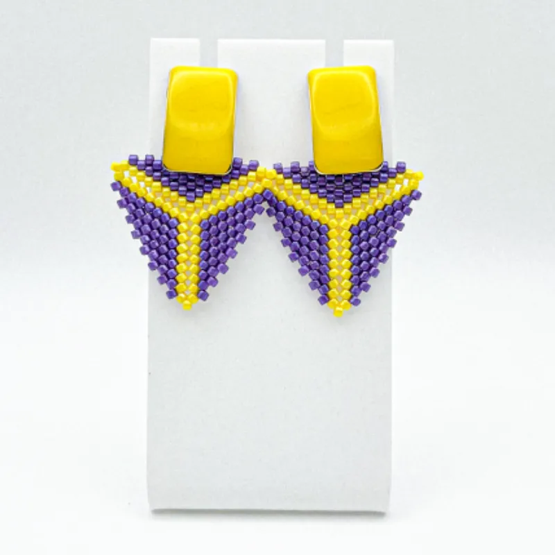 Aretes tejidos con herraje esmaltado 💛💜