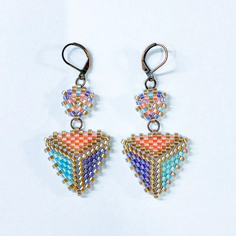 Aretes tejidos