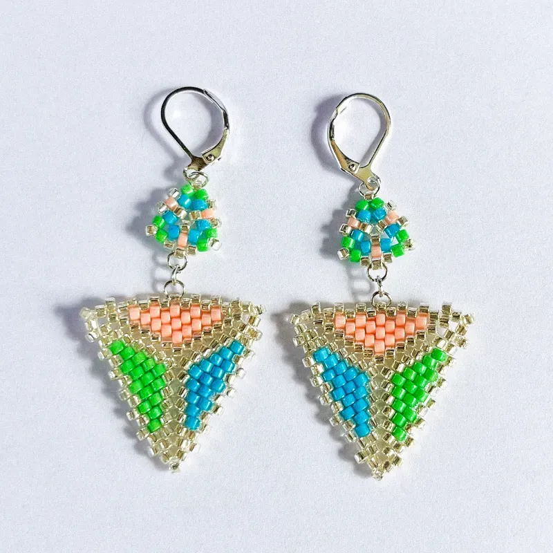 Aretes tejidos