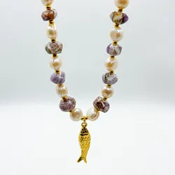 Collar de cadena de acero inoxidable, perlas naturales y amatista con dije enchapado en oro 18k