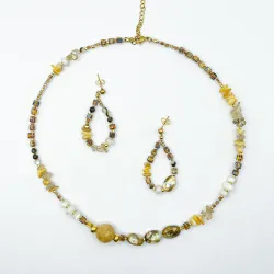 Conjunto de collar y aretes con cuentas miyuki, piedras semipreciosas y nácar