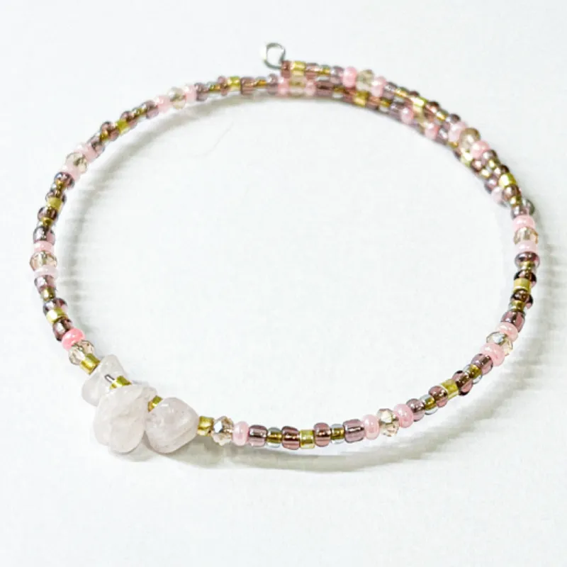 Pulsera de aro con piedra cuarzo rosa