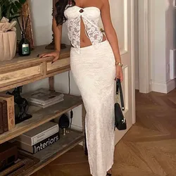 Conjunto con encaje blanco 