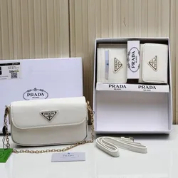Sets Prada