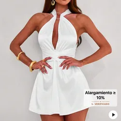 Vestido Blanco Elegante con Aro Dorado