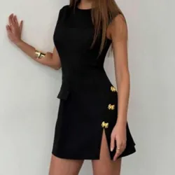 Vestido con detalles dorados 