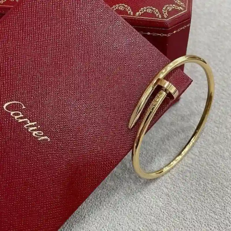 ✨CLAVO CARTIER✨