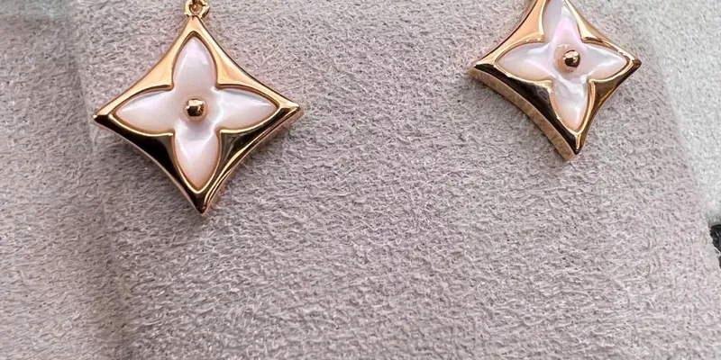 ✨ Pendientes Clásicos LV – Colección Ana de Armas ✨