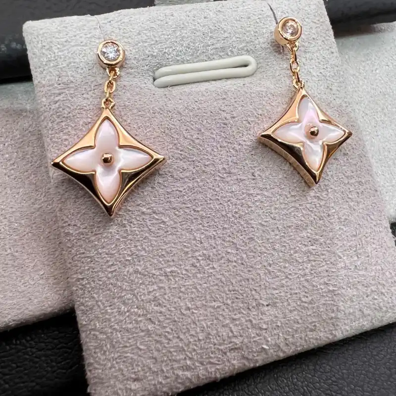 ✨ Pendientes Clásicos LV – Colección Ana de Armas ✨