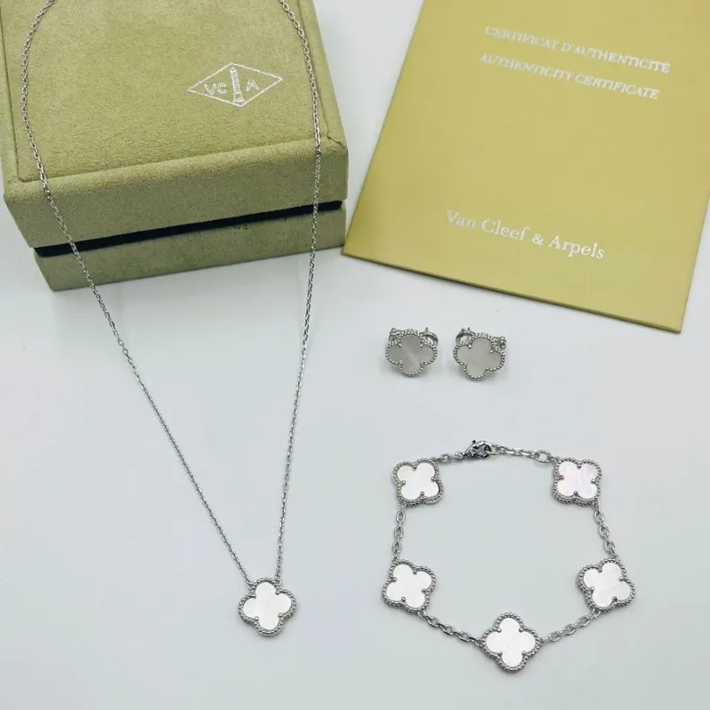 SET-VAN CLEEF