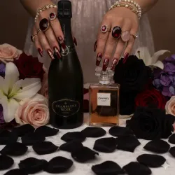 Uñas de aclirico. Sofh gel. Poligel. Base Rubber en manos y pies. Servicio Pro Max 