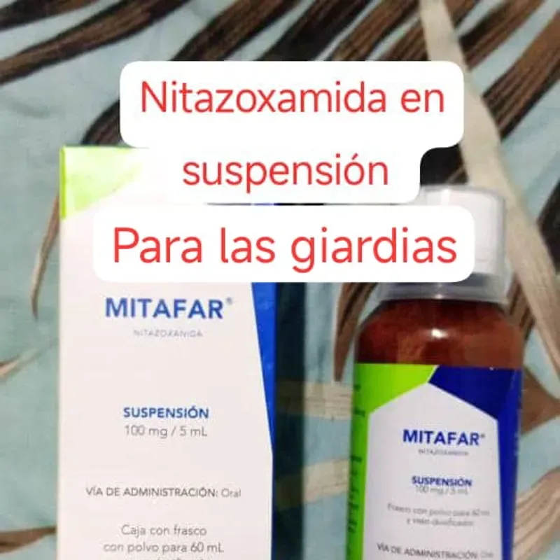 Nitazoxamida en Suspensión 100 mg / 5 mL Caja con frasco con polvo para 60 mL y vaso dosificador