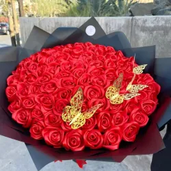 Ramo de 100 rosas eternas 