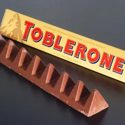 Toblerone de chocolate con almendras 150g 1u 
