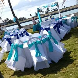 Alquiler de Mesas, Sillas, Manteles, Forros y Cintas.