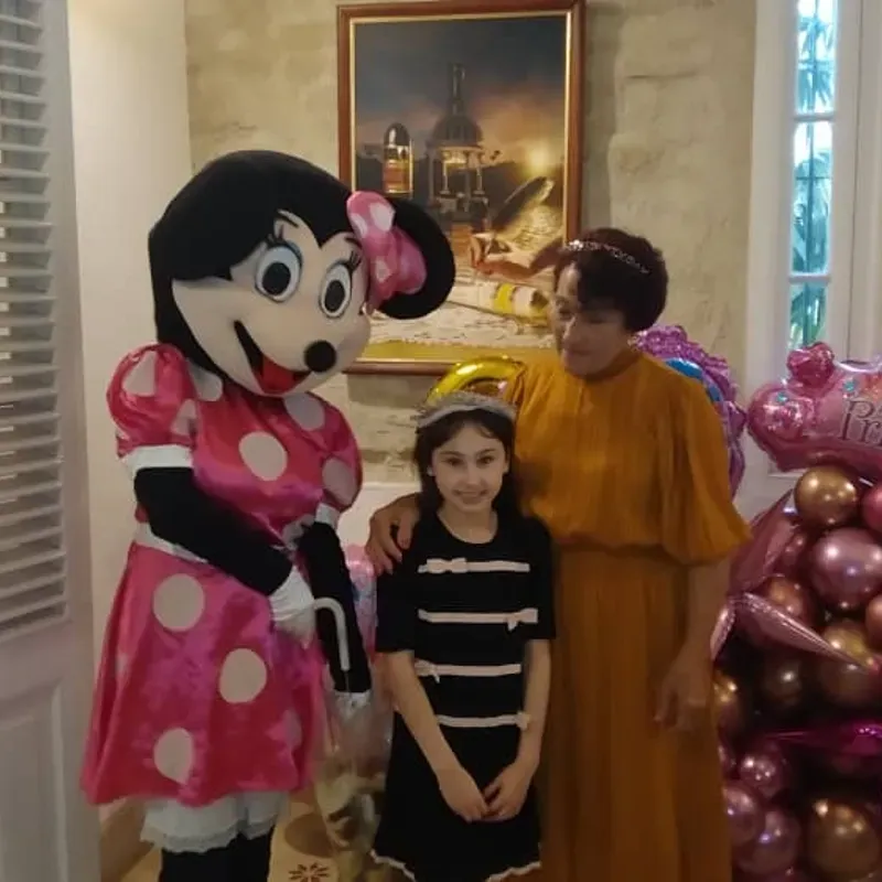 Regalo sorpresa con Minnie 