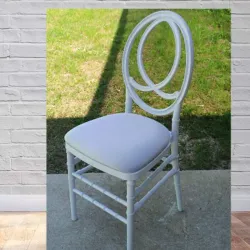 Silla Chanel blanca