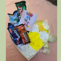 Caja en forma de corazón amarilla