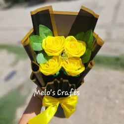 Ramo de 4 rosas de saten