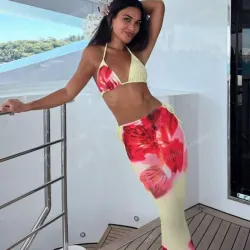 Bikini 3 piezas con Estampado Floral Sexy Amarillo y rojo