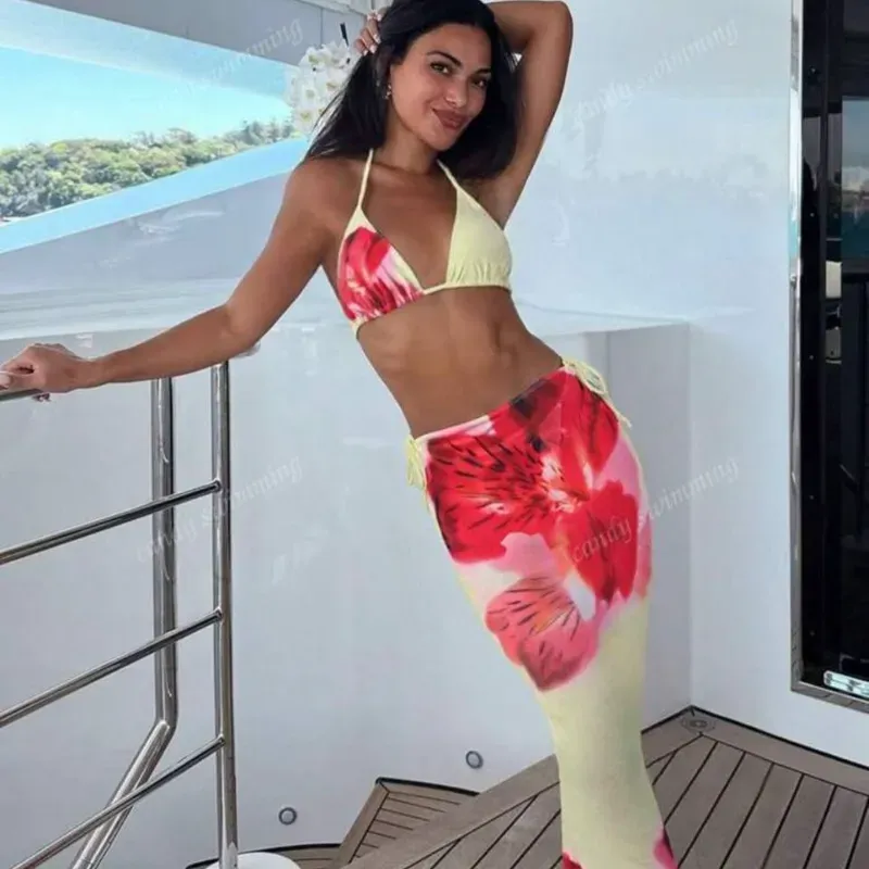Bikini 3 piezas con Estampado Floral Sexy Amarillo y rojo