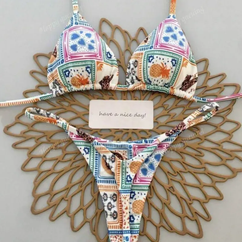 Bikini de Tanga Sexy con Decoración Metálica con Flecos