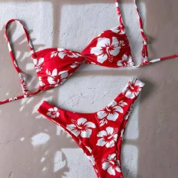 Bikini Estampado en Flores Rojo y Blanco