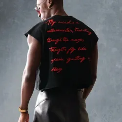 Pullover Negro de Hombre Corto con Letrero Rojo