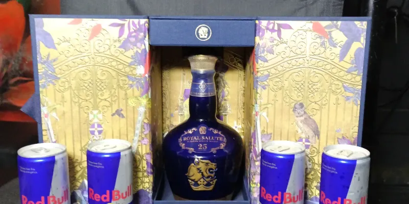 Royal Salute 25 Años + 4 Redbull