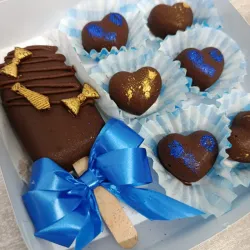Una paleta y 6 bombones