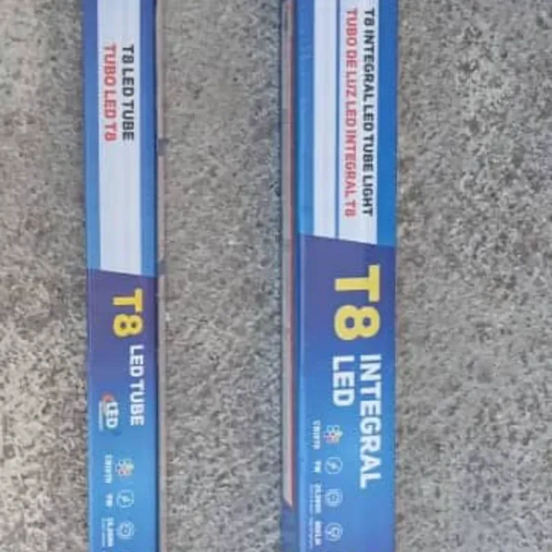 Lámpara con tubo led