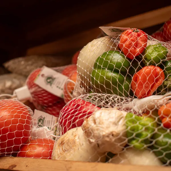 Descubre el Mercado al Campestre desde la comodidad de tu hogar. En nuestra tienda online encontrarás una cuidada selección de productos frescos, artesanales y auténticos, directamente del campo a tu mesa. Apoyamos a productores locales y te ofrecemos lo mejor en calidad, sabor y tradición.