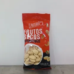 Almendra repelada cruda