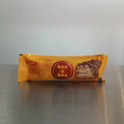 Barra de oblea cubierta con caramelo y cereal crocante