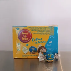 Caja de bombones con oblea relleno con galletas y sabor a crema