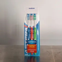 Pack de 3 cepillos dentales medios